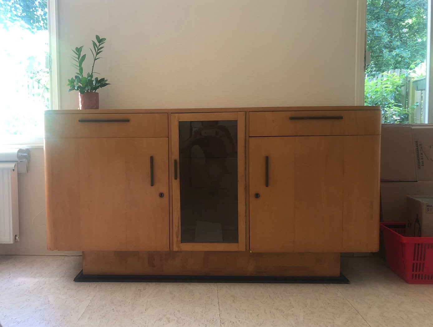 Prachtige houten dressoir kast, Ophalen of Verzenden, Gebruikt, 25 tot 50 cm