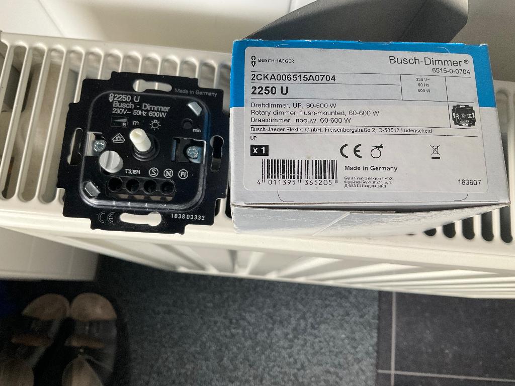 Verlichting dimmer 2250 U Busch Jeager, Doe-het-zelf en Verbouw, Ophalen of Verzenden, Gebruikt, Schakelaar