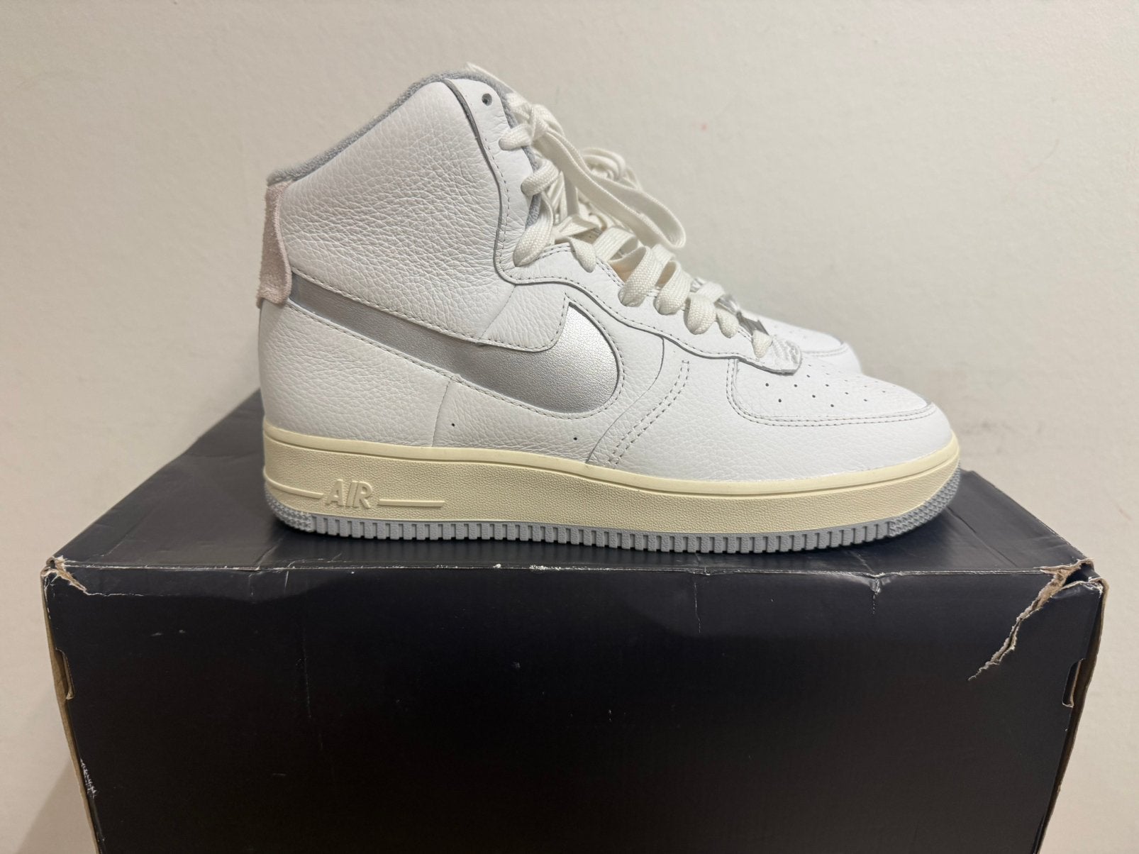 Te koop nieuwe Nike Air Force 1 Sculpt maat 43, Postlaan 3, Wit, Nieuw, Ophalen of Verzenden