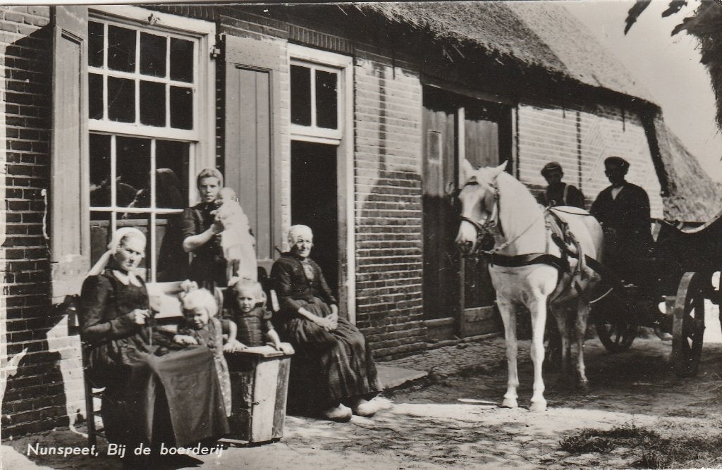 nunspeet- bij de boerderij, Ophalen of Verzenden, 1940 tot 1960, Gelderland