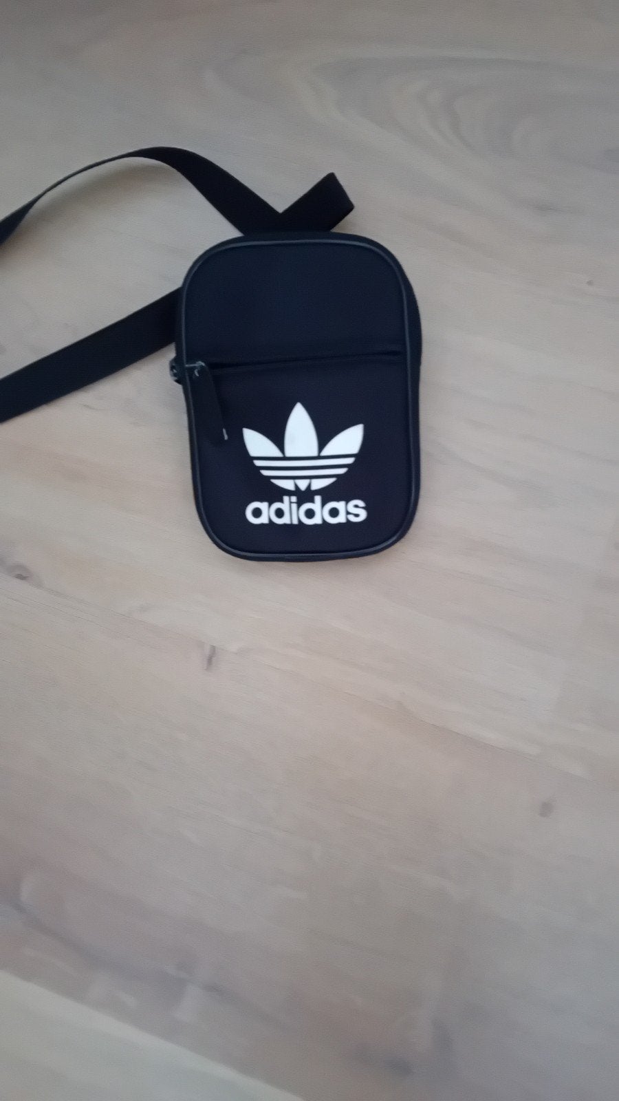 Telefoon tasje nieuw Adidas, Ophalen of Verzenden, Nieuw