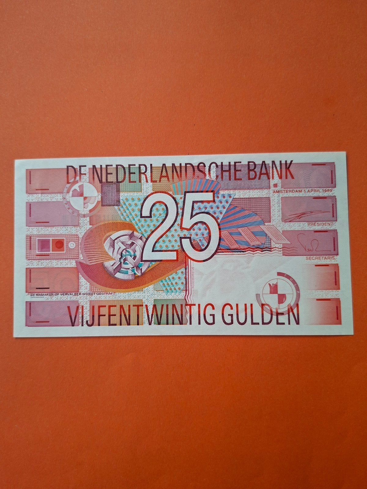 25 gulden Roodborstje uit 1989 in UNC
Serie nummer 202528382, Ophalen of Verzenden, 25 gulden, Los biljet