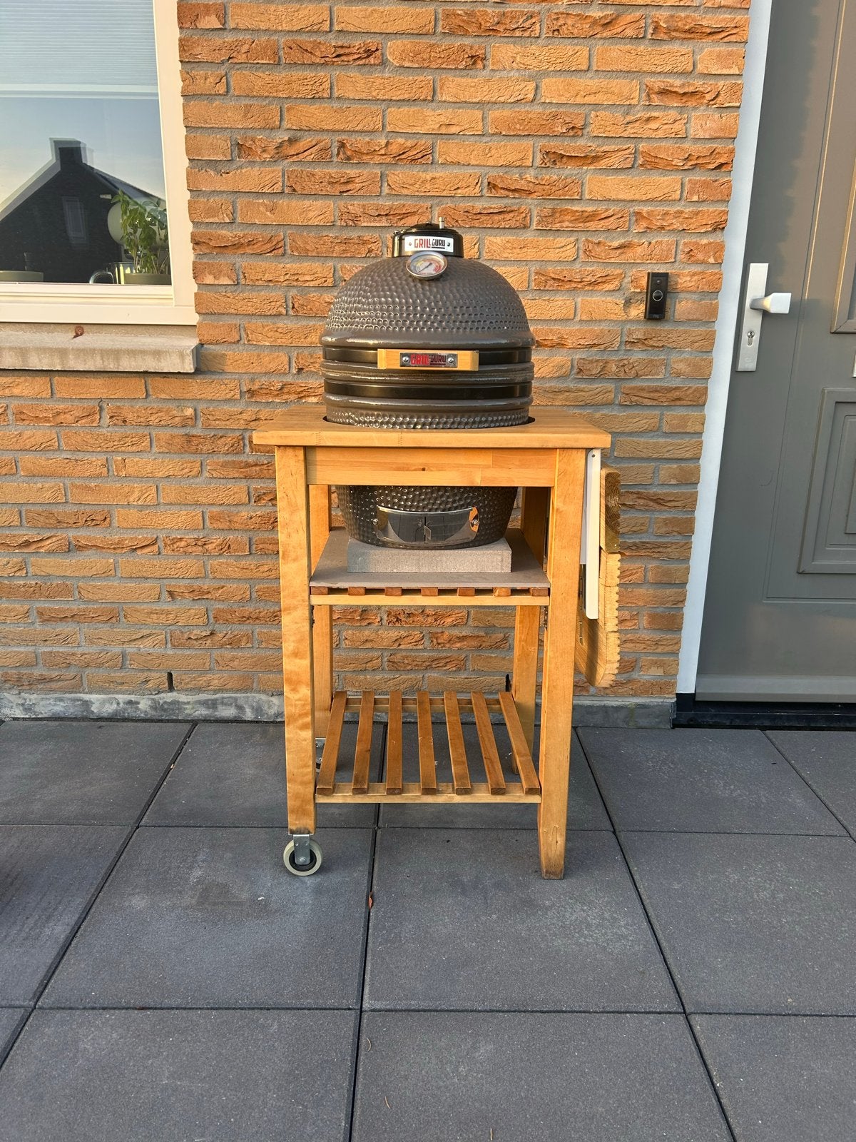 Grill Guru Compact Kamado barbecue met onderstel en hoes, Ophalen, Gebruikt