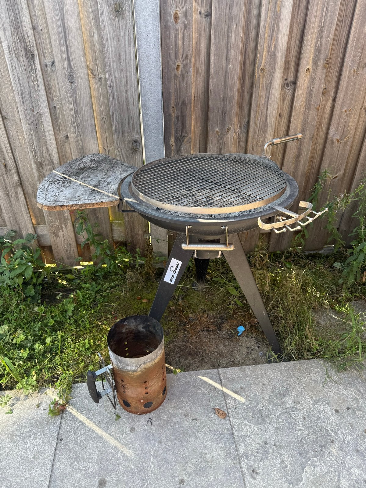 Gebruikte BBQ met houtskoolstarter, Ophalen, Gebruikt