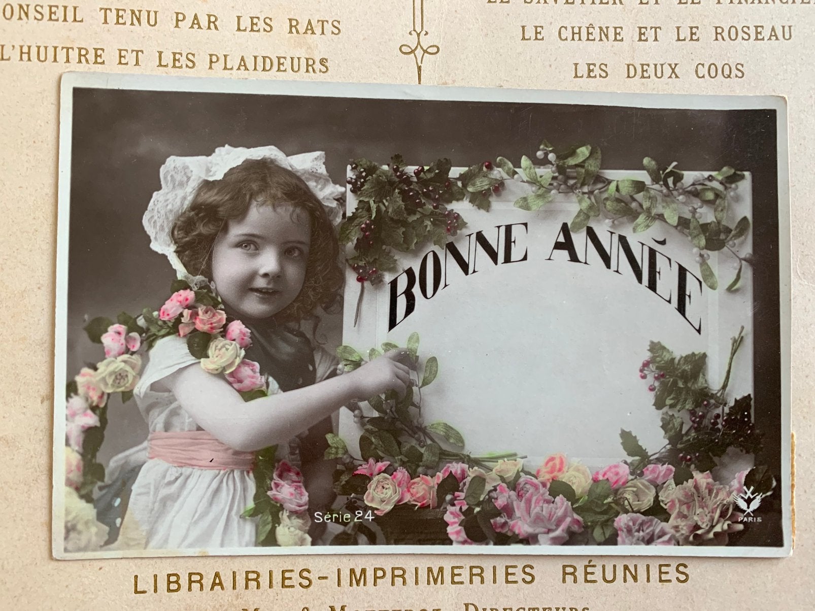 1-1-1909 Bonne Année - meisje met bloemen (XX), Verzamelen, Ansichtkaarten | Themakaarten, Ophalen of Verzenden, Voor 1920, Gelopen