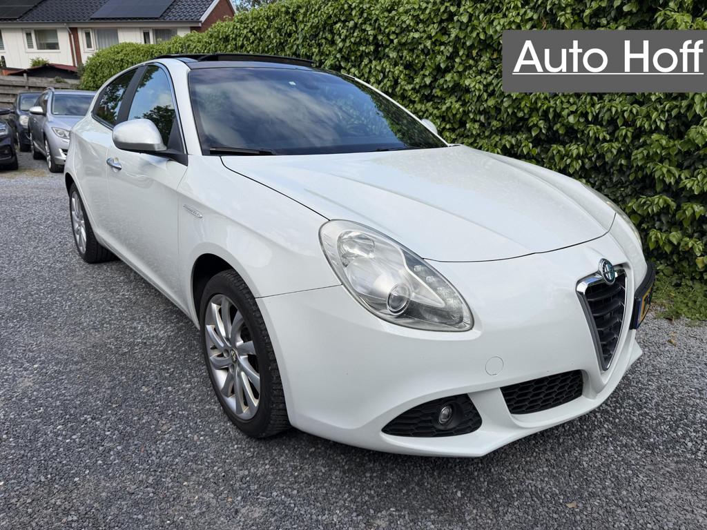 Alfa Romeo Giulietta 1.4 T Distinctive | Panoramadak | Navi, Auto's, Alfa Romeo, Voorwielaandrijving, Stof, Gebruikt, Euro 6