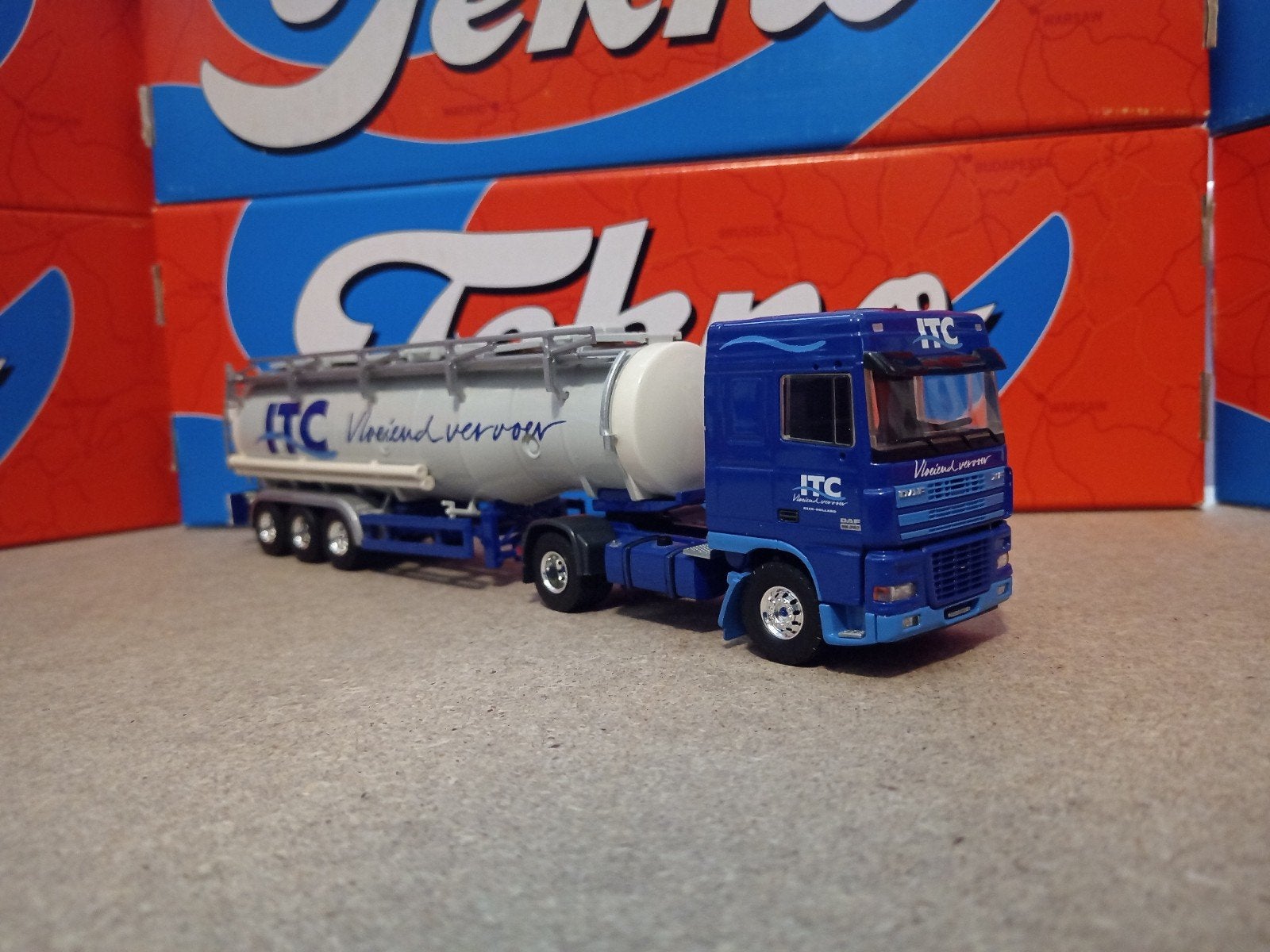 Daf XF tankoplegger ITC Tekno, Hobby en Vrije tijd, Modelauto's | 1:50, T, Nieuw, T, Bus of Vrachtwagen