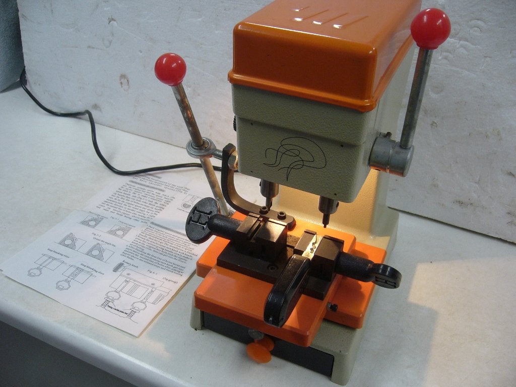 sleutel dupliceermachine sleutelmachine, Ophalen of Verzenden, Zo goed als nieuw