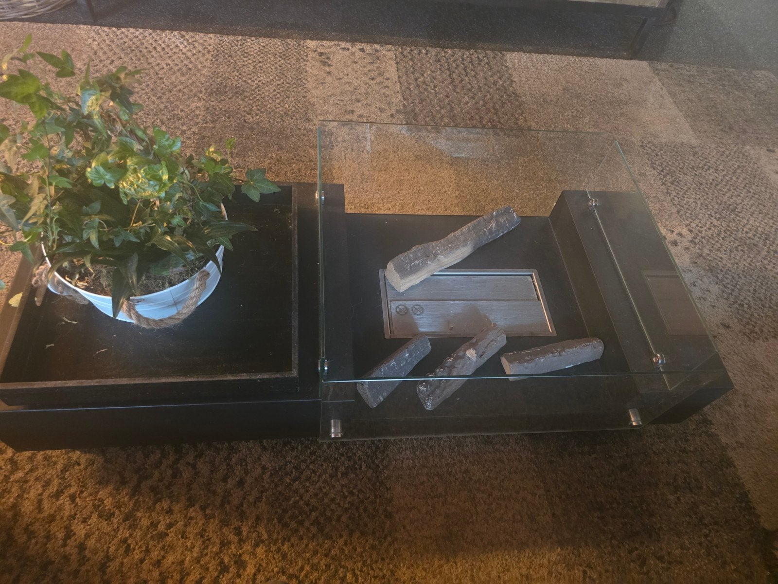 Moderne salontafel met bio-ethanol haard, Ophalen