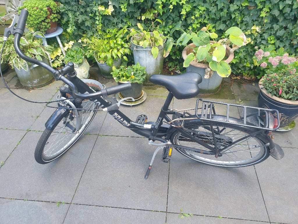 Stevige zwarte Jongensfiets waarom niet voor stoer meisje, Gebruikt, Velgrem, Handrem, Ophalen