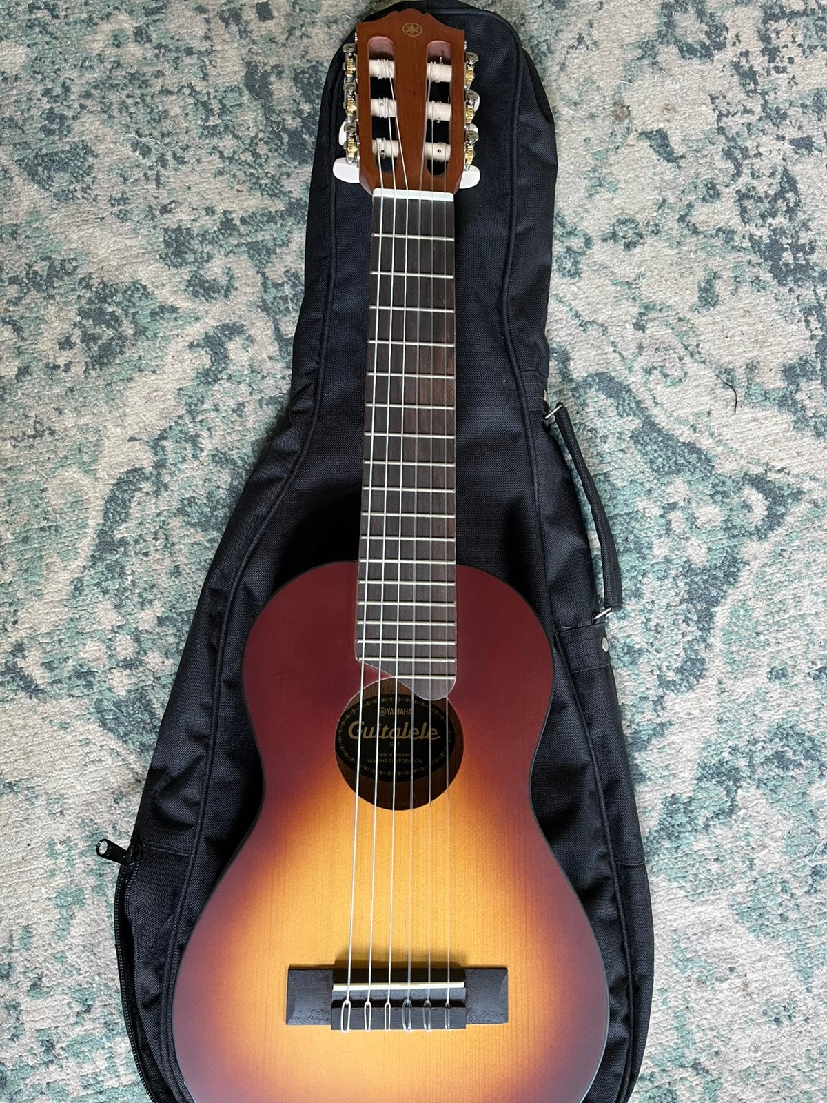 Guitalele, Muziek en Instrumenten, Snaarinstrumenten | Gitaren | Akoestisch, Ophalen, Zo goed als nieuw, Klassieke of Spaanse gitaar