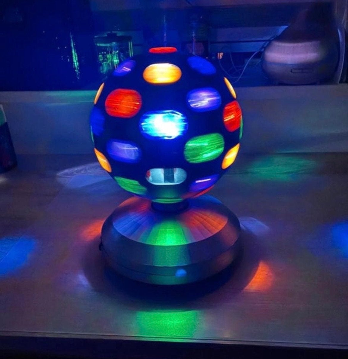 LED Discobal - Werkt op batterijen of adapter, Ophalen of Verzenden, Gebruikt, Feestartikel, Overige