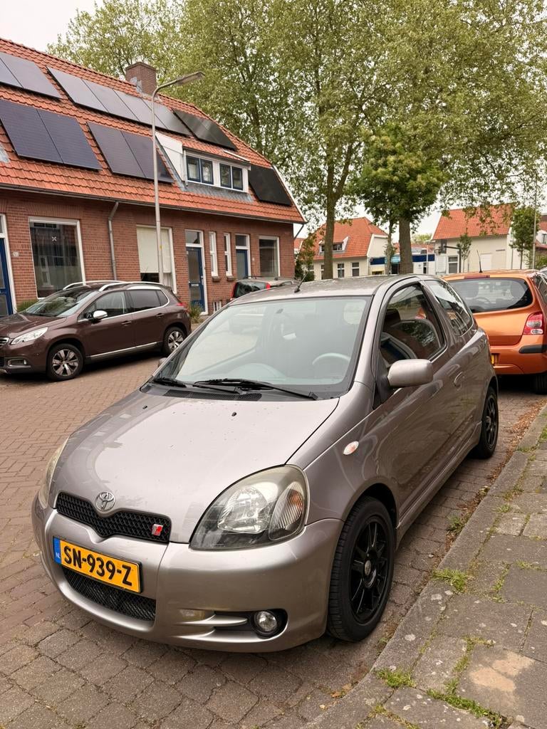 Toyota Yaris T-Sport 2002 Grijs, Voorwielaandrijving, 4 cilinders, 400 kg, Handgeschakeld