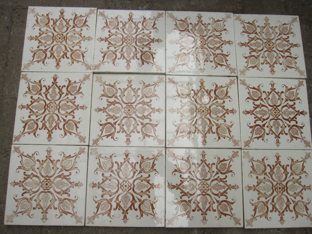 50 stuks. Antieke wandtegels, wit met roodbruine afbeelding, Antiek en Kunst, Ophalen