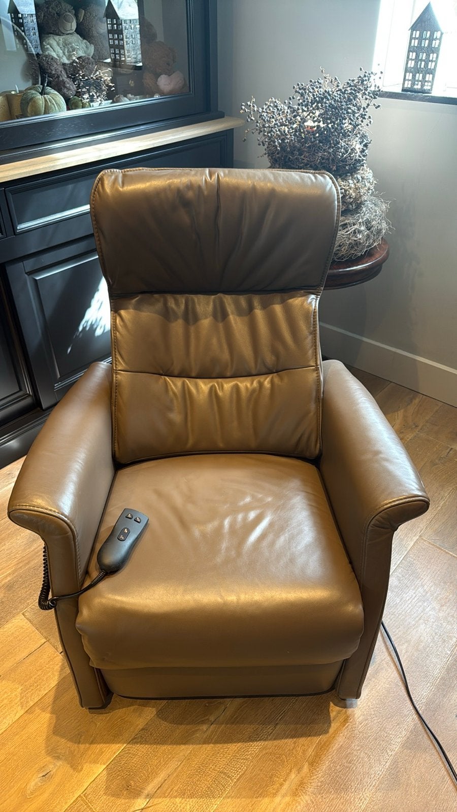 Elektrische sta-op stoel relaxstoel fauteuil bruin kunstleer, Ophalen, Overige materialen, Gebruikt, Bruin