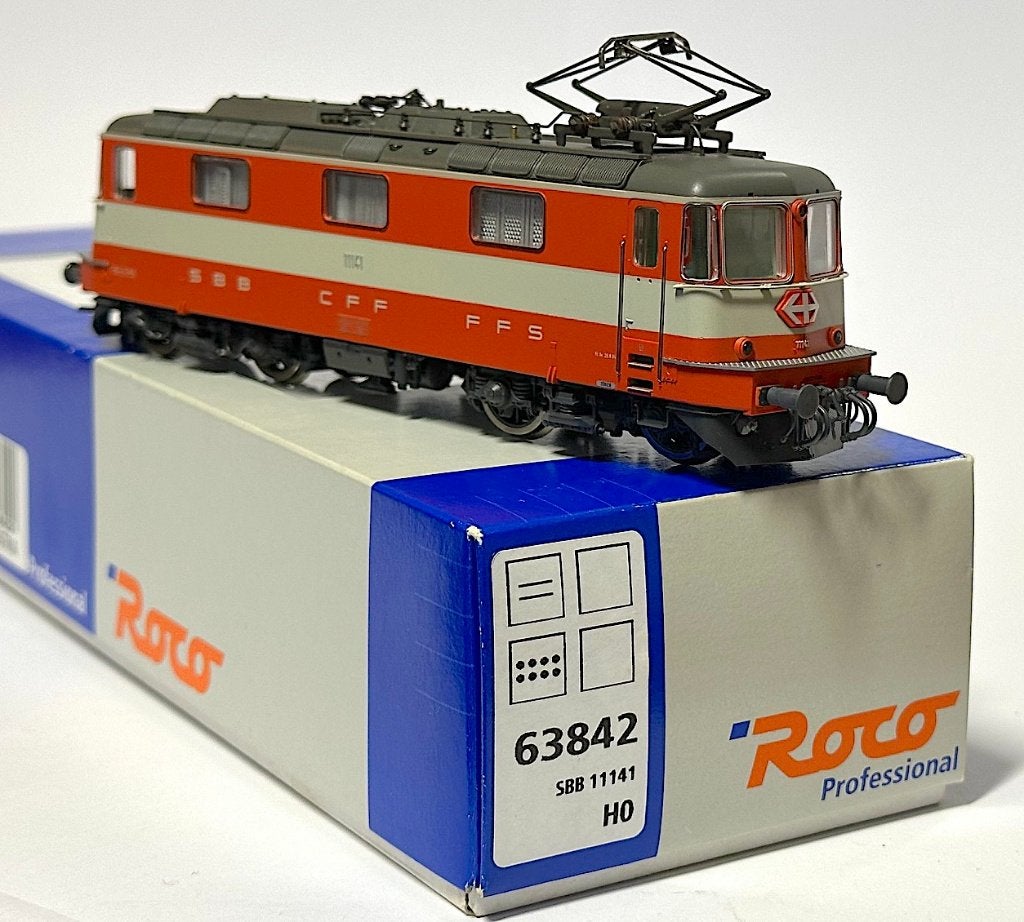ROCO Professional 63842 SBB Re 4/4 #11141 Swiss Express, Ophalen of Verzenden, Zo goed als nieuw, Roco, Analoog