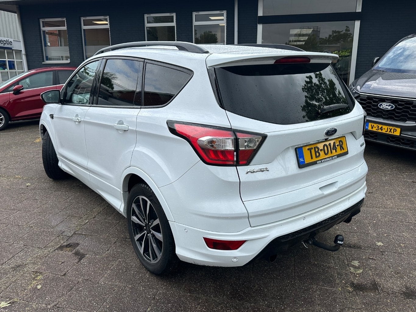 Ford Kuga 1.5 EcoBoost ST Line Trekhaak 1800kg I ST-line I P, Auto's, Ford, 4 cilinders, Wit, Origineel Nederlands, Bedrijf