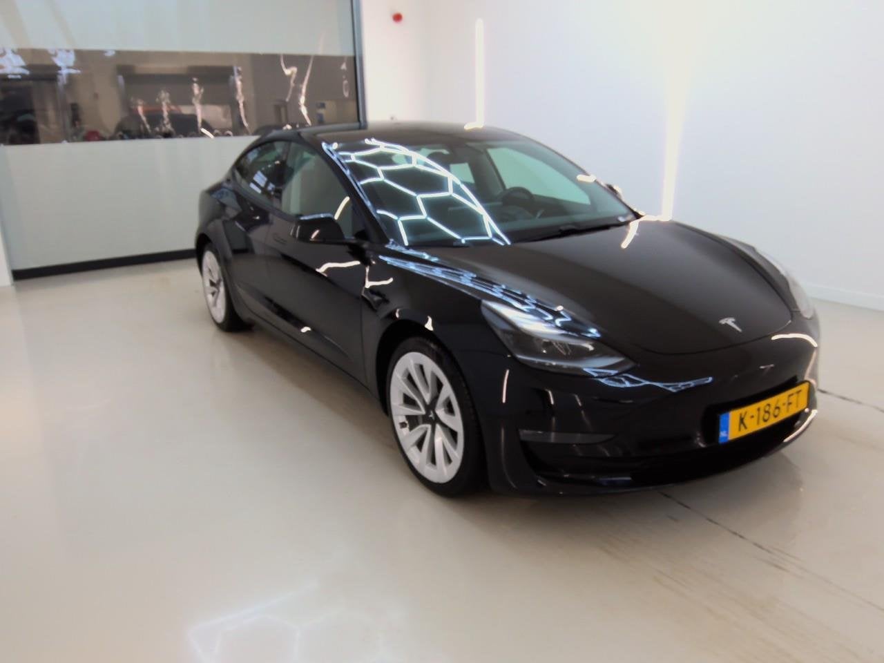 Tesla Model 3 Long-Range AWD 351pk 75 kWh 91.9% SoH [ FACELI, Auto's, Tesla, Automaat, Gebruikt, Zwart, Zwart