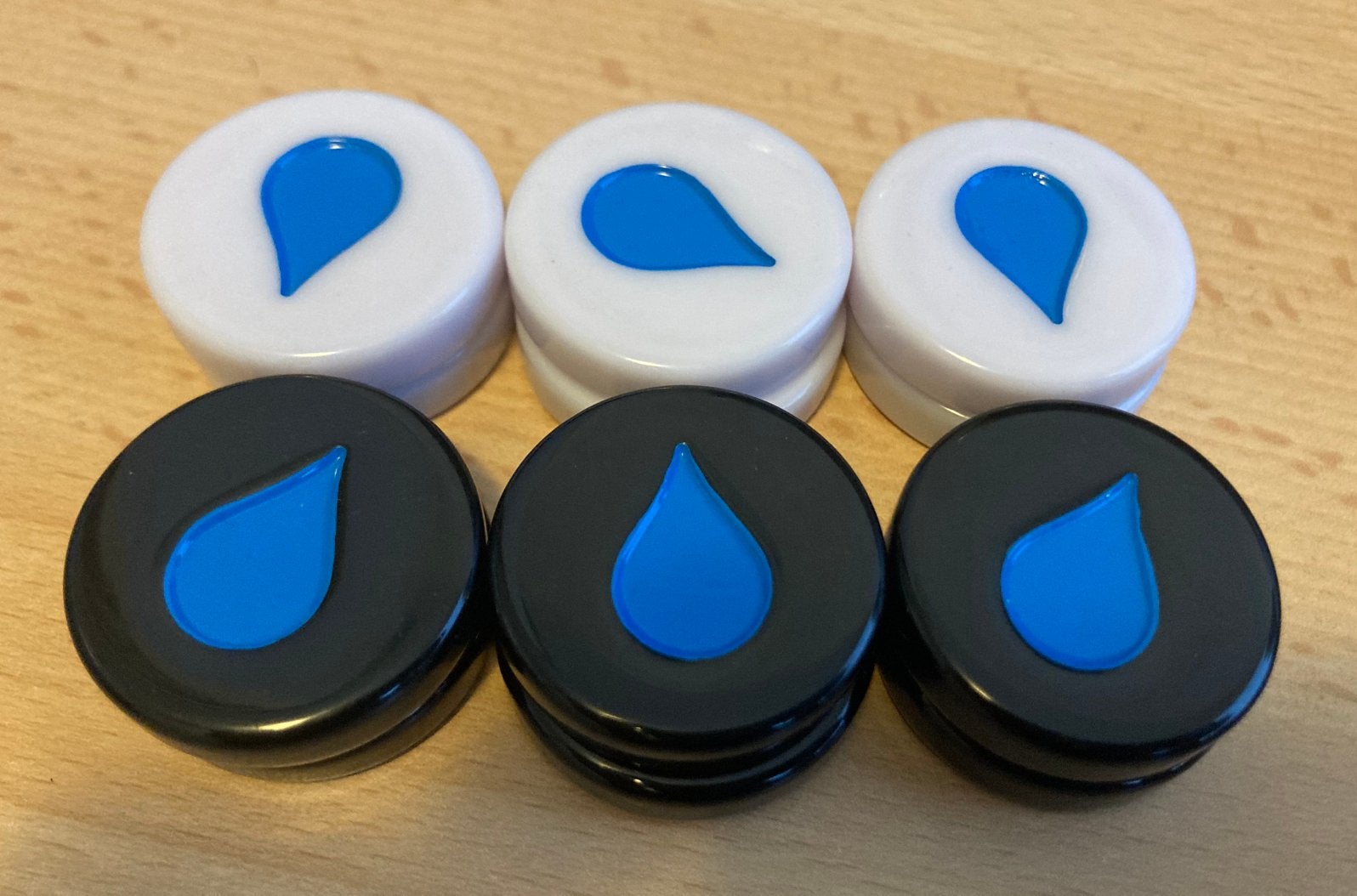 Radlands Card Game Water Tokens, Hobby en Vrije tijd, Gezelschapsspellen | Kaartspellen, Ophalen of Verzenden, Zo goed als nieuw