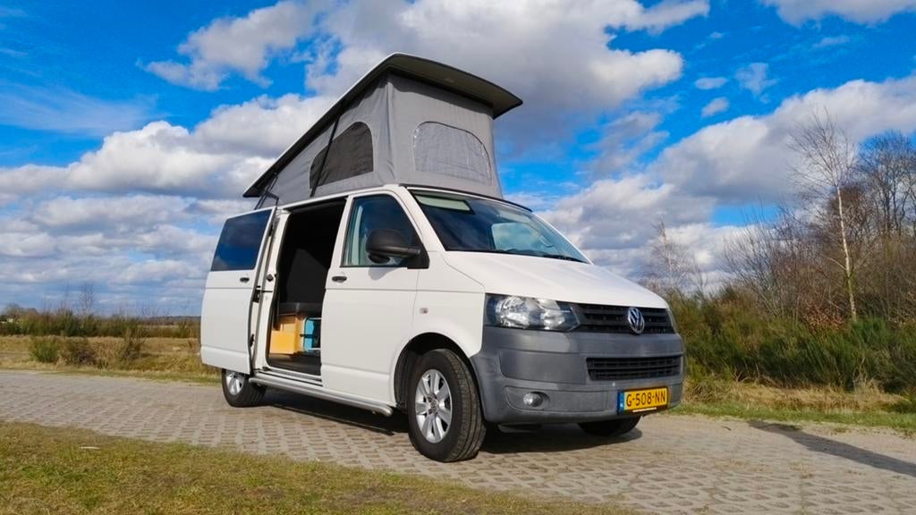 VW T5 buscamper dagelijks gebruik 5 zitplaatsen 4 slaapplaat, Buscamper of Camperbus, Volkswagen, Particulier, 4 tot 5 meter