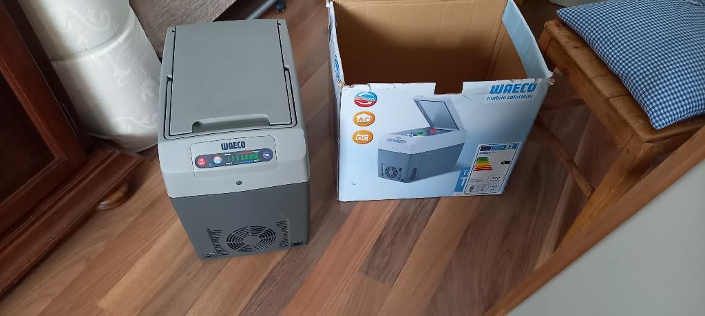 Koelbox Waeco Tropicool TC 21, 21 liter, 12/ 24/ 220 volt., Caravans en Kamperen, Koelboxen, Ophalen of Verzenden, Gebruikt, Koelbox