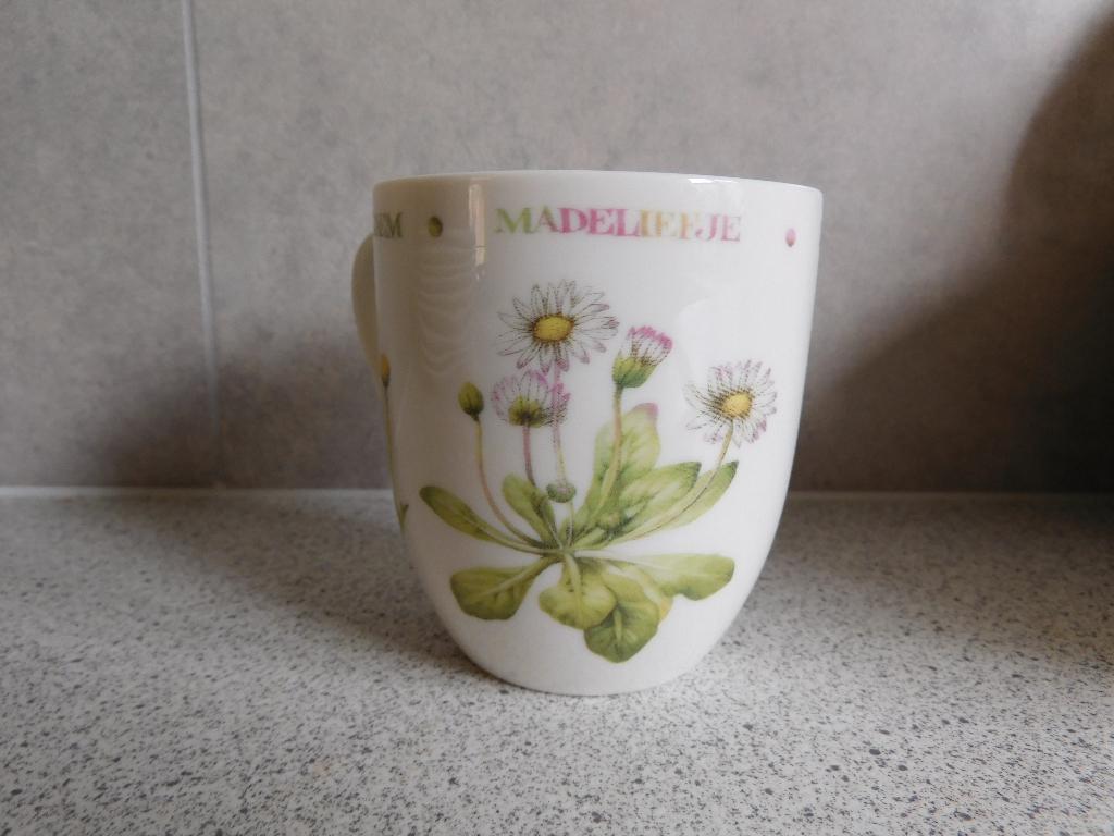 Mok 190 ml. Wildflowers Marjolein Bastin MB, Ophalen of Verzenden, Zo goed als nieuw, Overige stijlen, Kop(pen) en/of Schotel(s)