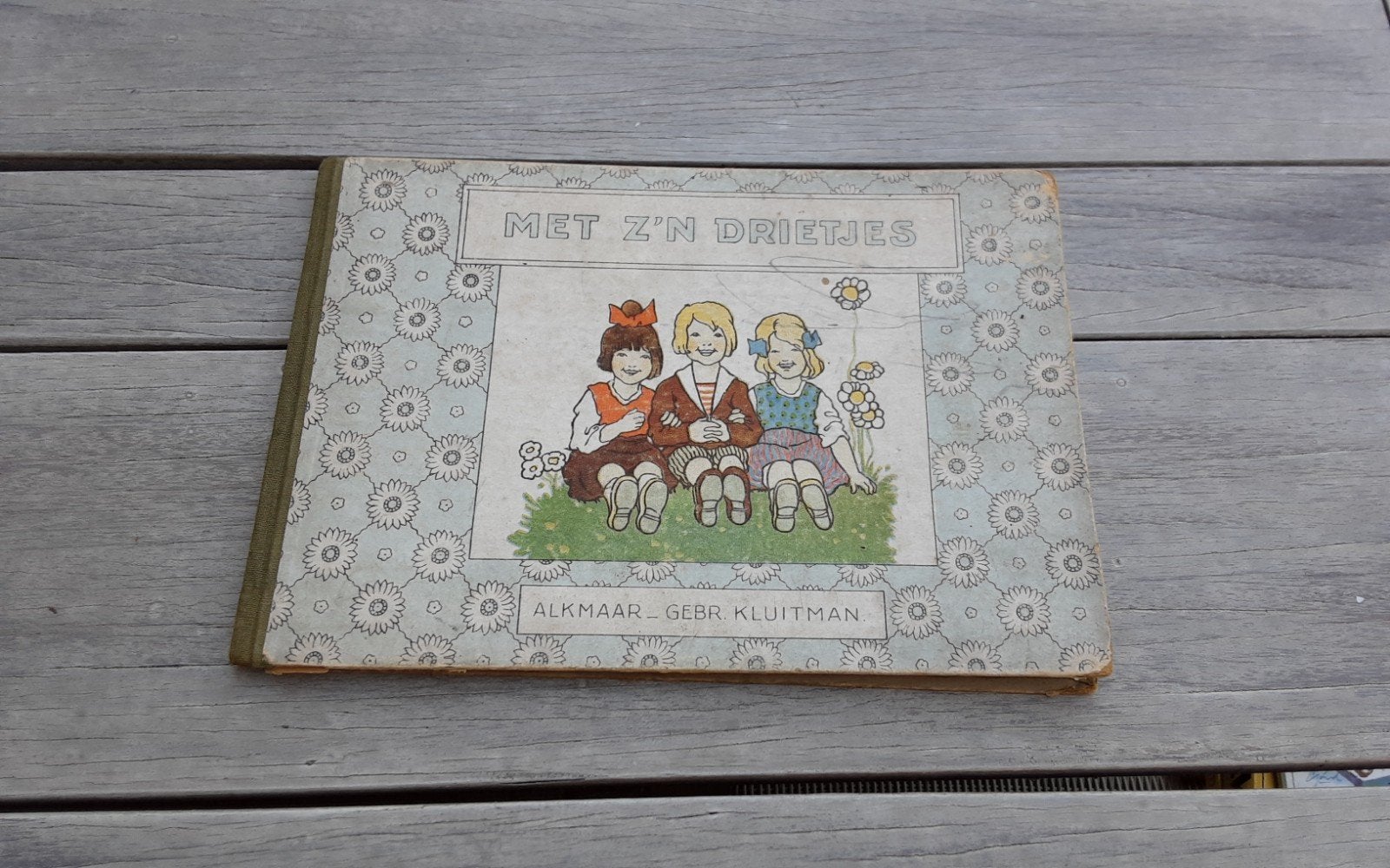 Met z'n Drietjes - Henriette Blaauw (oud kinderboek), Ophalen of Verzenden, Gelezen, Henriette Blaauw, Fictie algemeen