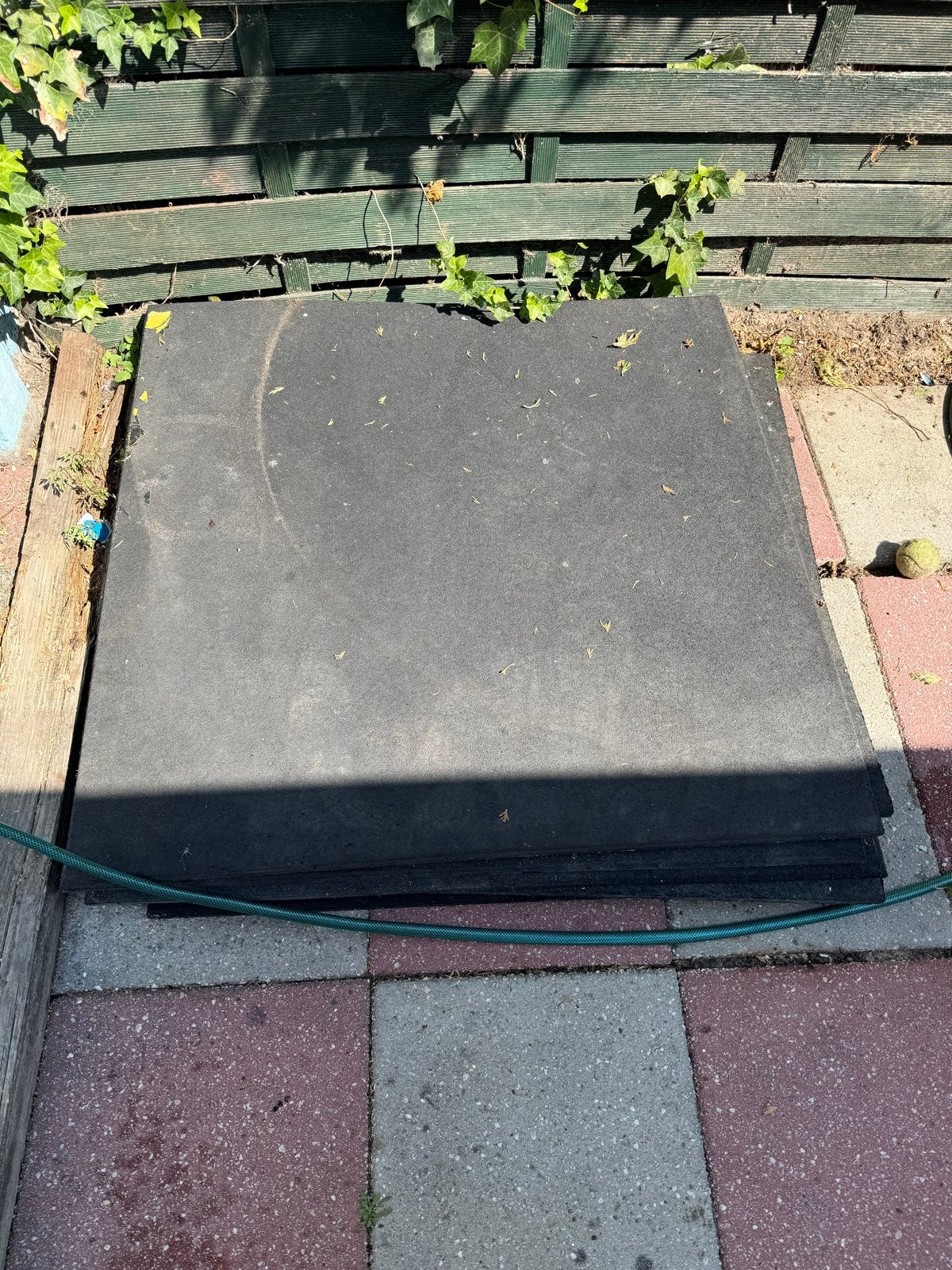 Rubberen tegels 1mx1m en 50x50 - Totaal 10.75 m², Ophalen, Gebruikt, Overige typen, Rubber