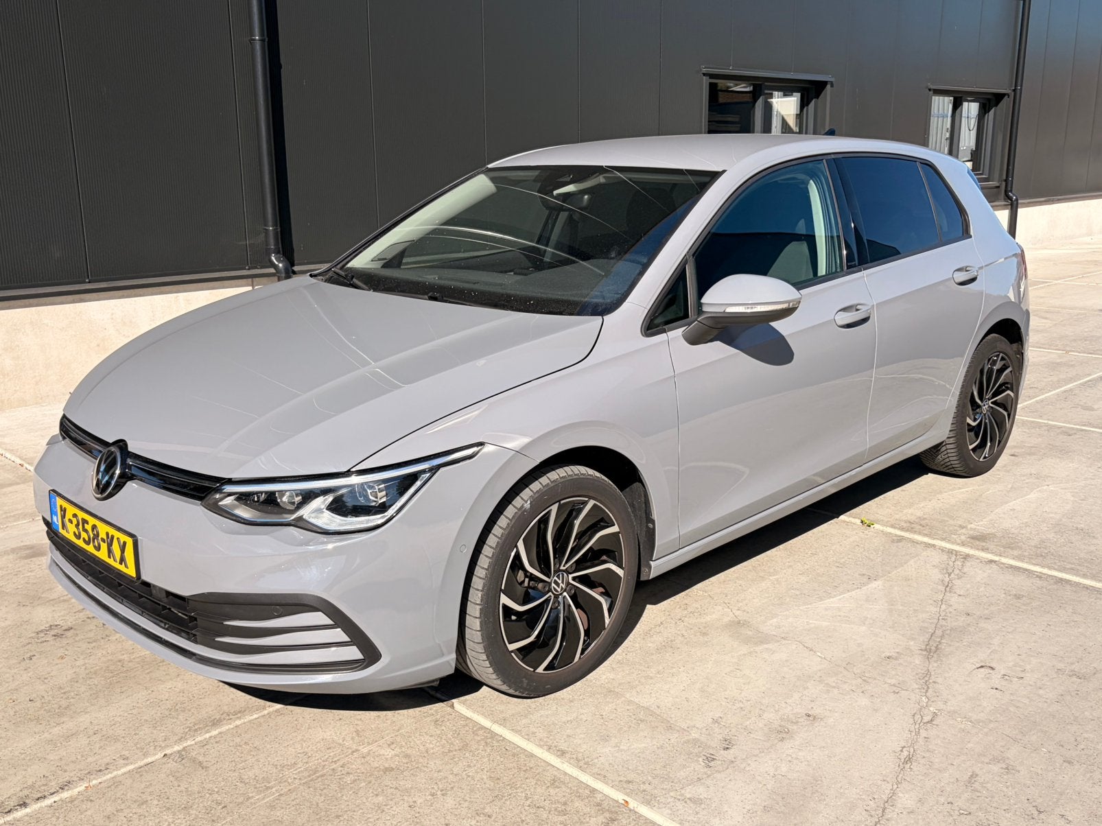 Volkswagen Golf 8 bj 2021 super staat, Auto's, Voorwielaandrijving, Origineel Nederlands, Bedrijf, 1164 kg
