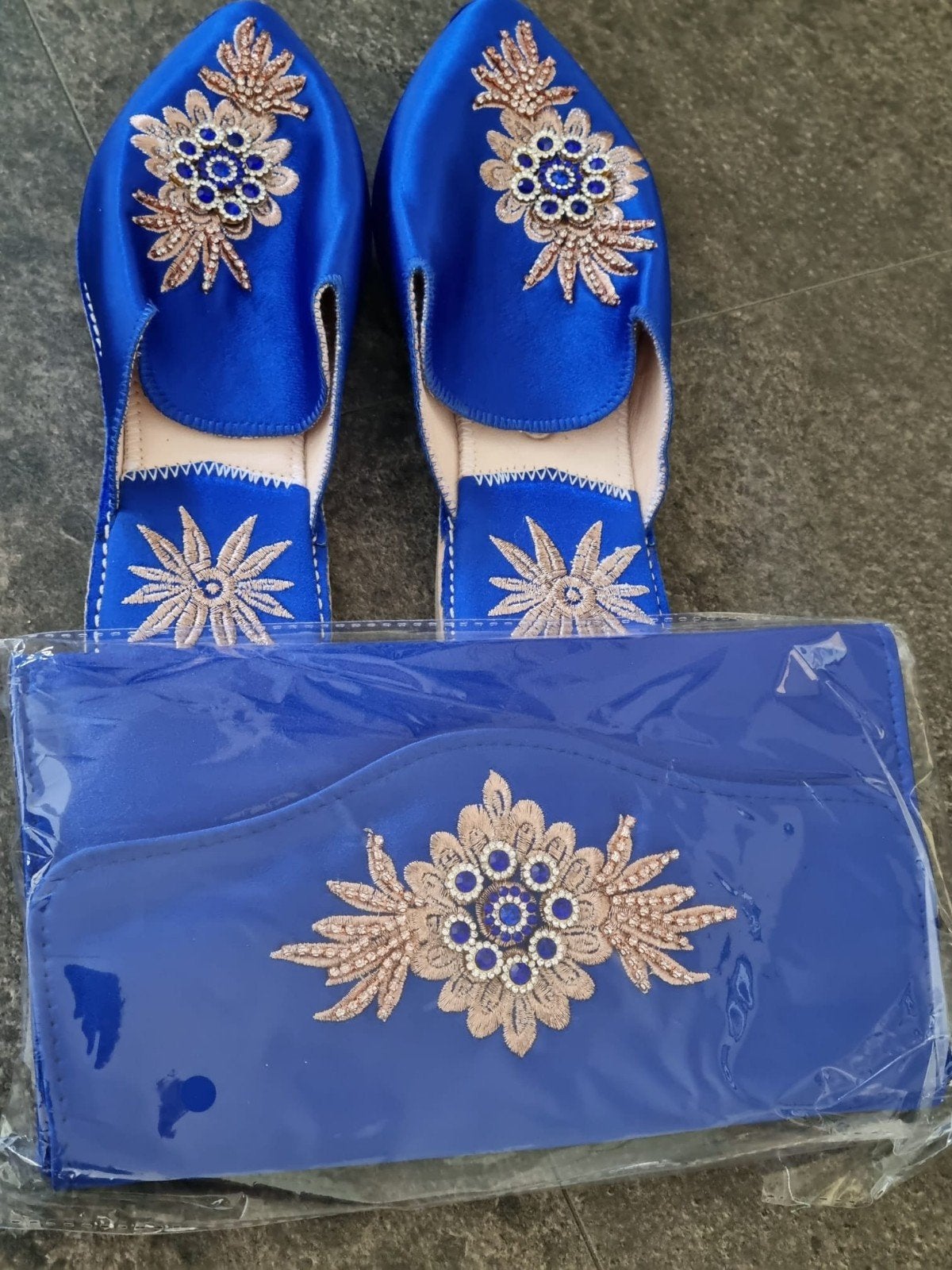 Prachtige Blauwe Marokkaanse Babouches met Borduurwerk, Blauw, Instappers, Nieuw, Ophalen of Verzenden