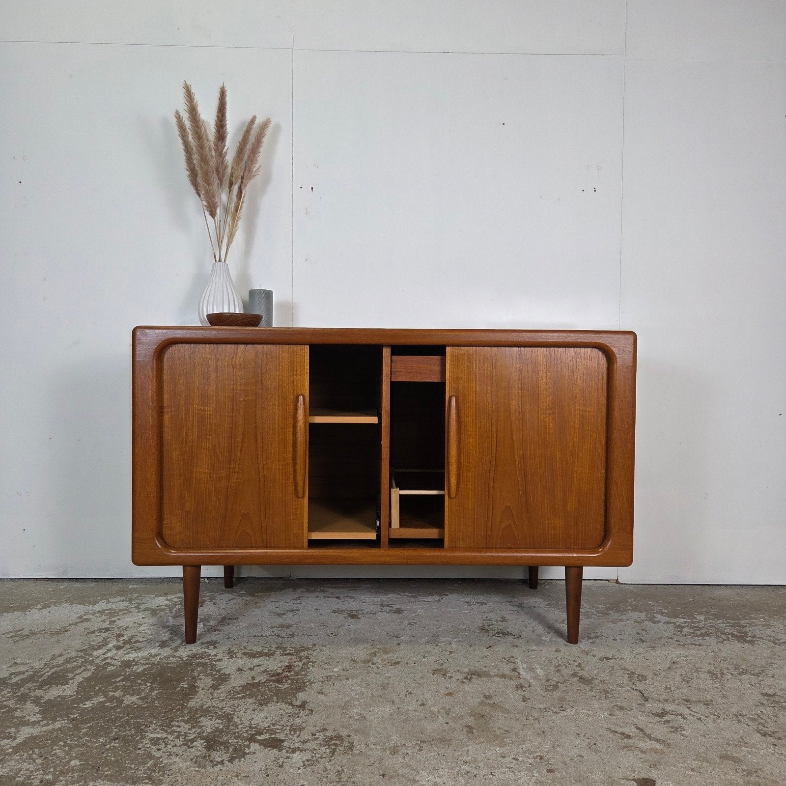 Dyrlund, vintage jaren 60 Deens dressoir tambour deuren teak, Ophalen, Gebruikt, 100 tot 150 cm, Scandinavisch, Mid Century, Danish Design