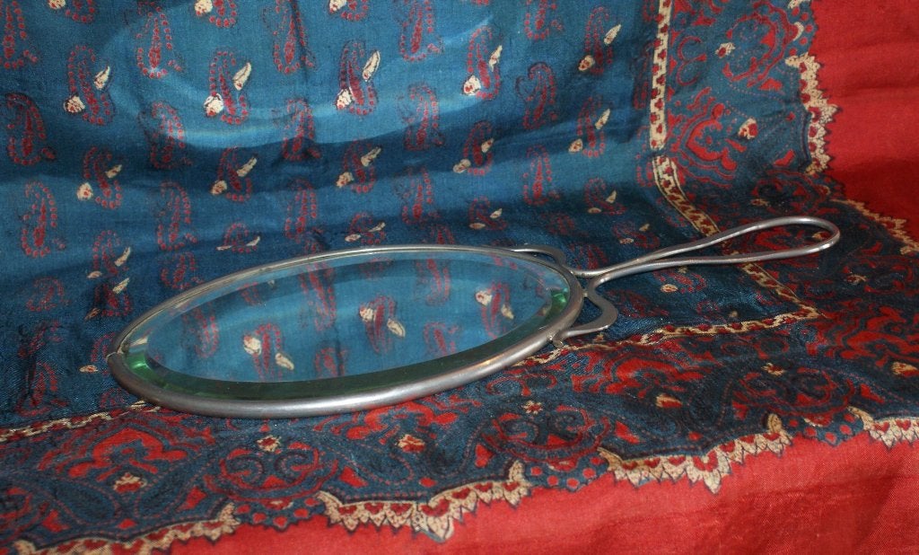 Handspiegel: afgeschuind glas periode art-deco metalen frame, Ophalen of Verzenden, Ovaal, Minder dan 50 cm, Minder dan 100 cm