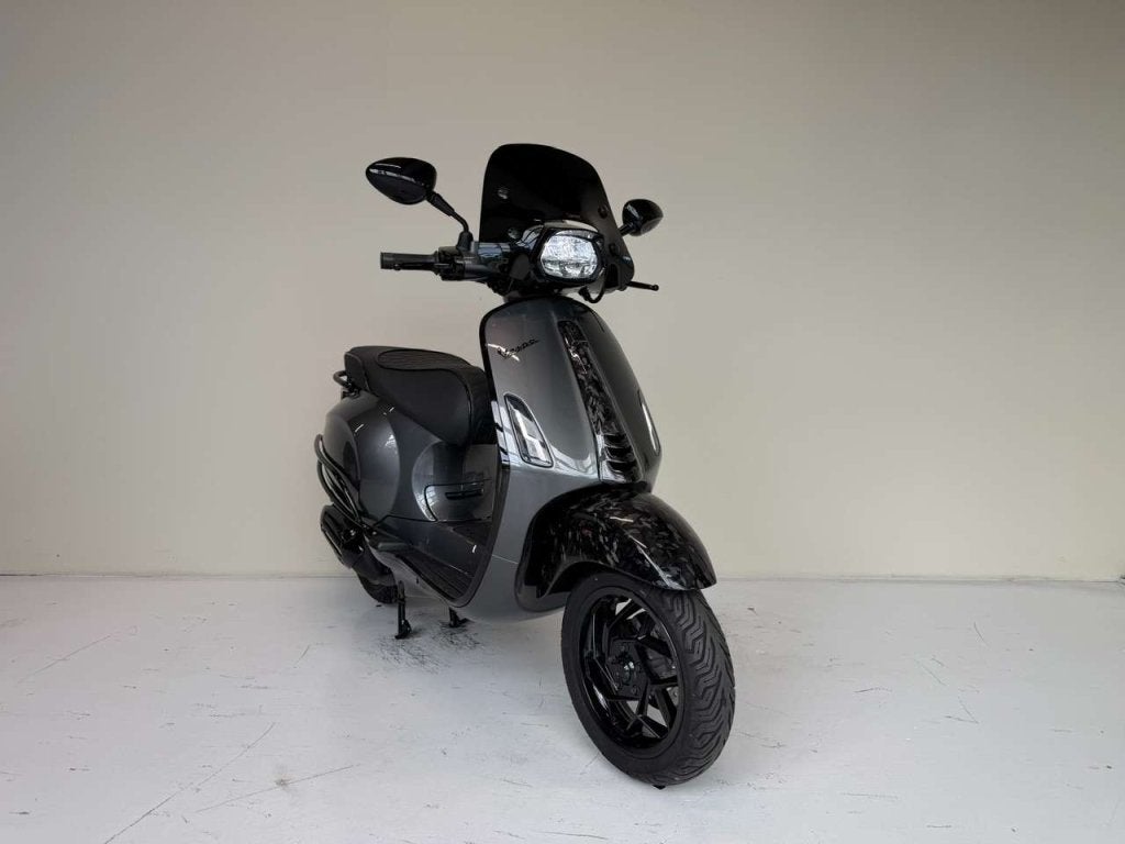 Vespa Sprint Brom 45k/m, BWJ 2025, Agaat Grijs