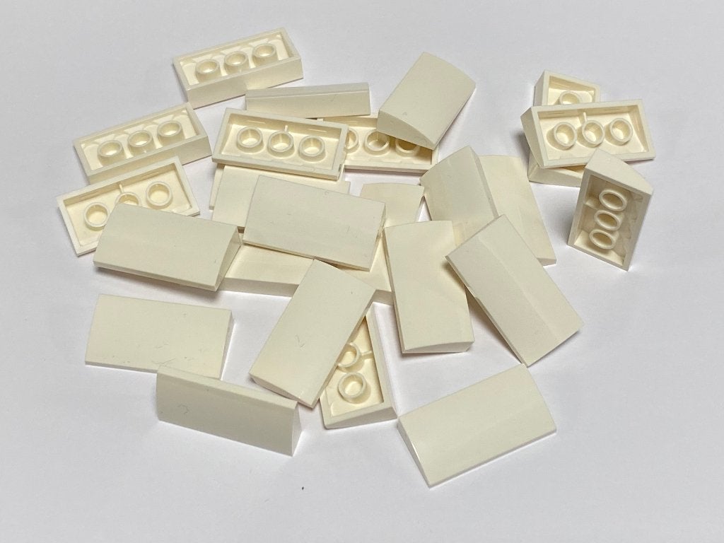 Partij 25x 2x4 gebogen Lego dakpannen in diverse kleuren, Overige thema's, Lego, Nieuw, Ophalen of Verzenden