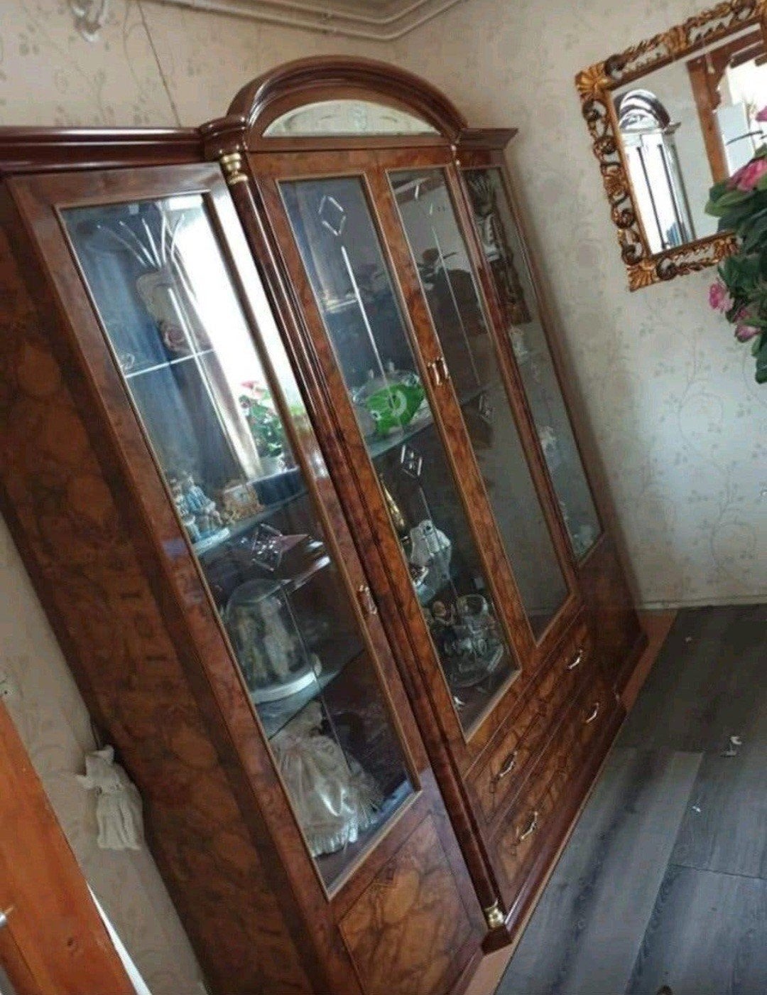 moet weg Italiaanse hoogglans set Dressoir, vitrinekast, sal, Ophalen