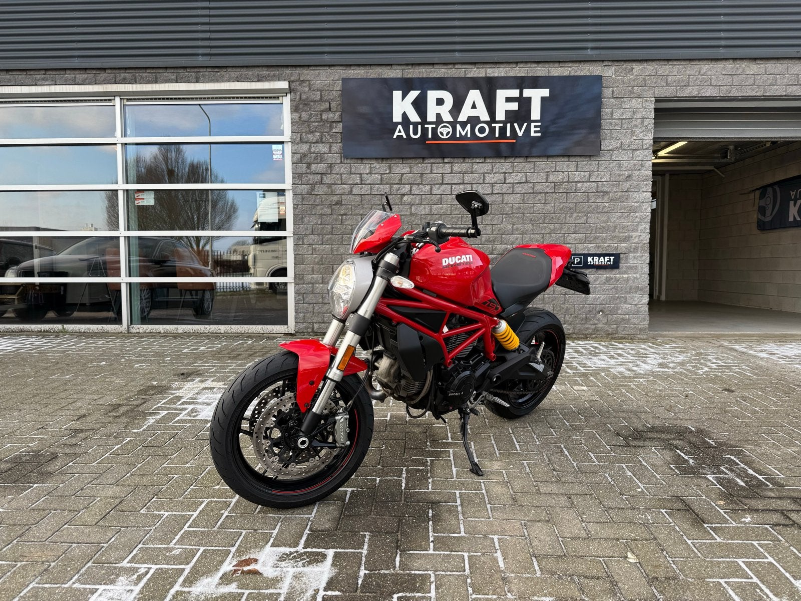 Ducati Monster 797+ uit 2019 met Termignoni uitlaat, Motoren, 2 cilinders, Occasion, ABS, Motorrijbewijs A