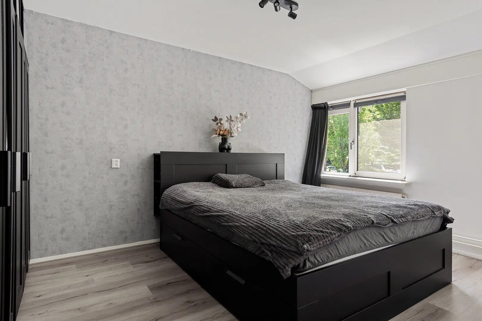 Bed Brimnes Ikea + Kledinkast x2, Ophalen, Verstelbaar, Zwart, Tweepersoons