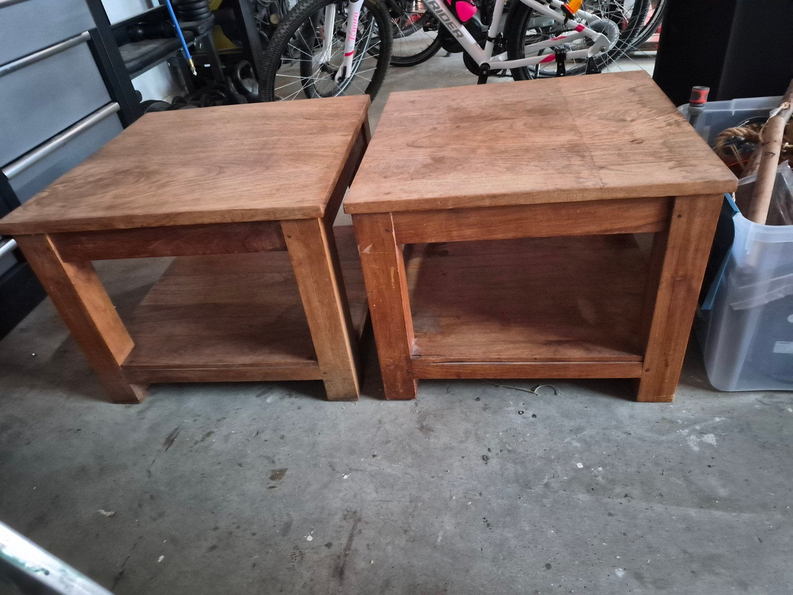 2 teak (bijzet) tafels, Ophalen, Vierkant, 50 tot 100 cm, 50 tot 100 cm
