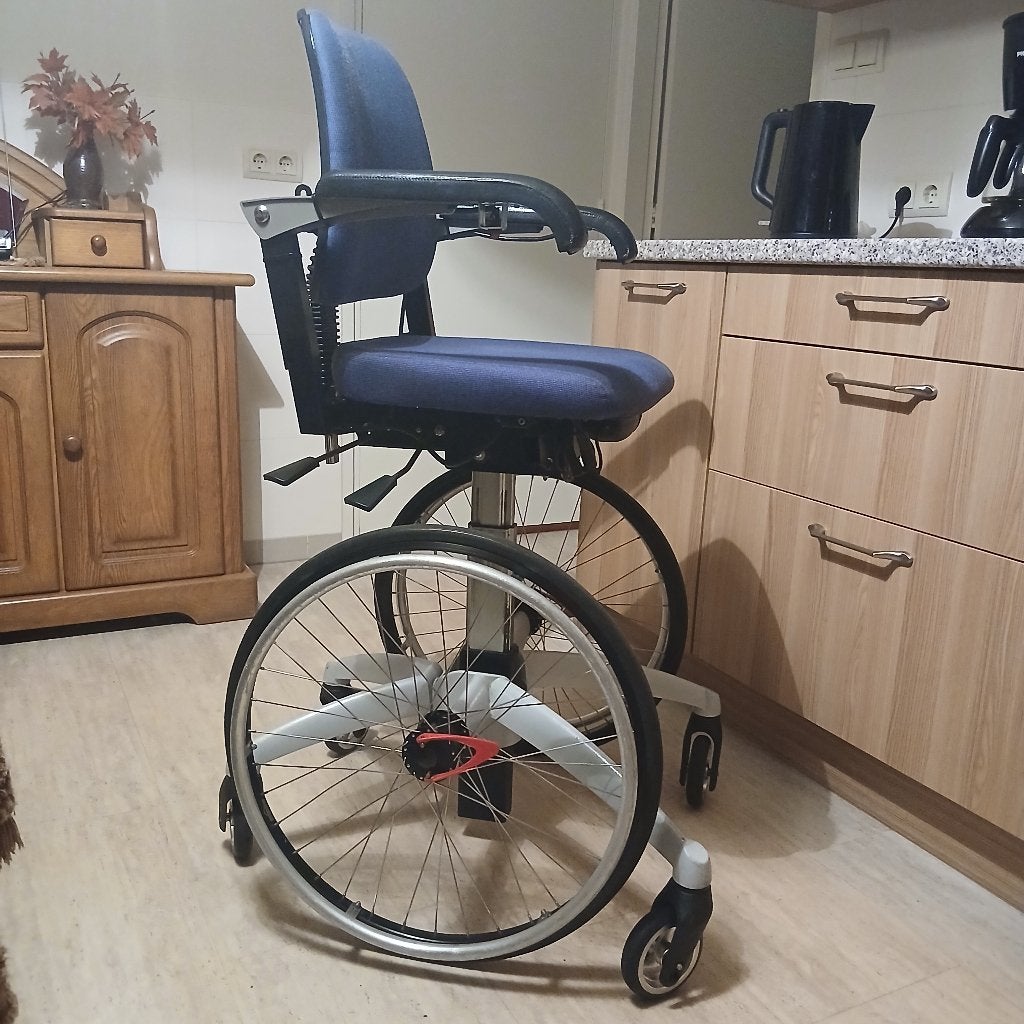 LeTriple Wheels stoel laag/hoog, Ophalen, Gebruikt, Handbewogen rolstoel