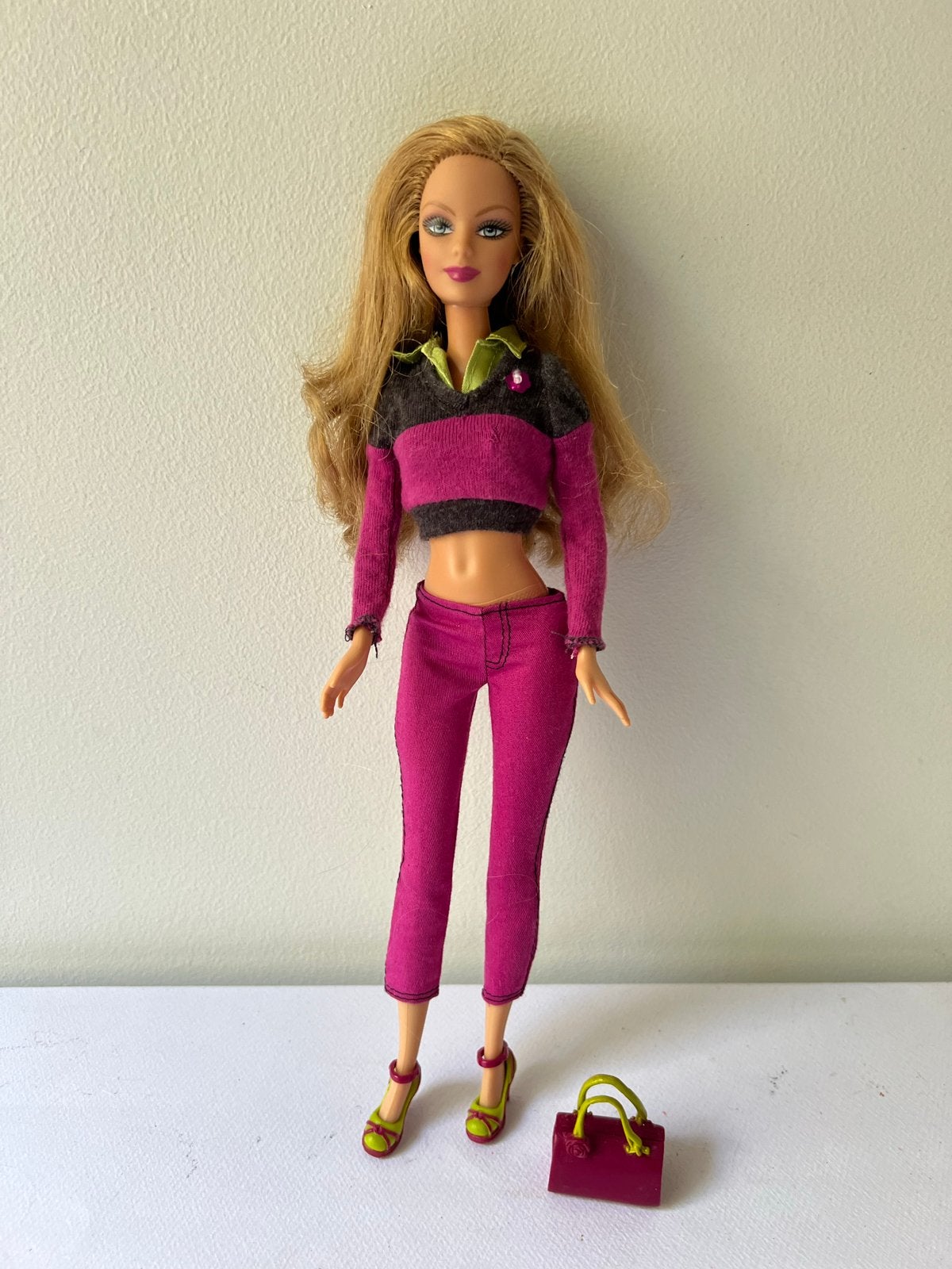 Barbie Fashion Fever pop met kleding en accessoires, Kinderen en Baby's, Speelgoed | Poppen, Ophalen of Verzenden, Gebruikt, Barbie