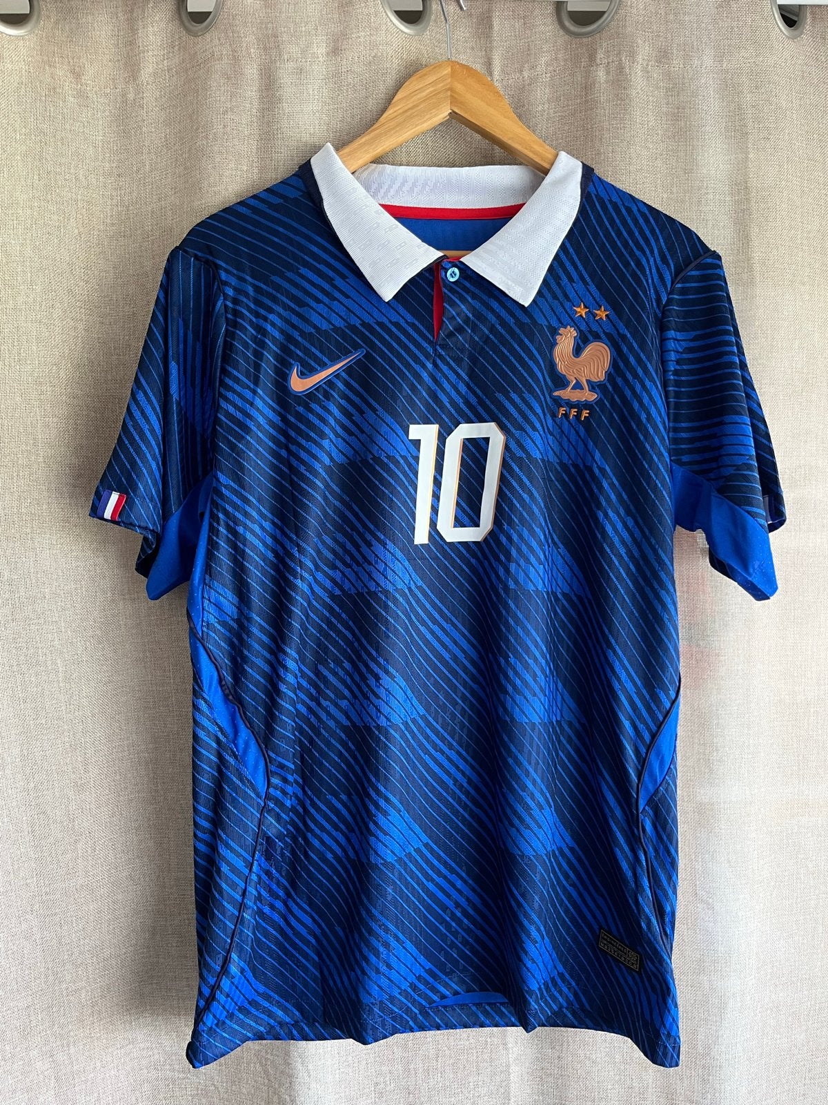 Frankrijk Thuisshirt Mbappe #10, Nieuw met labels, maat L, Maat L, Verzenden, Nieuw, Shirt