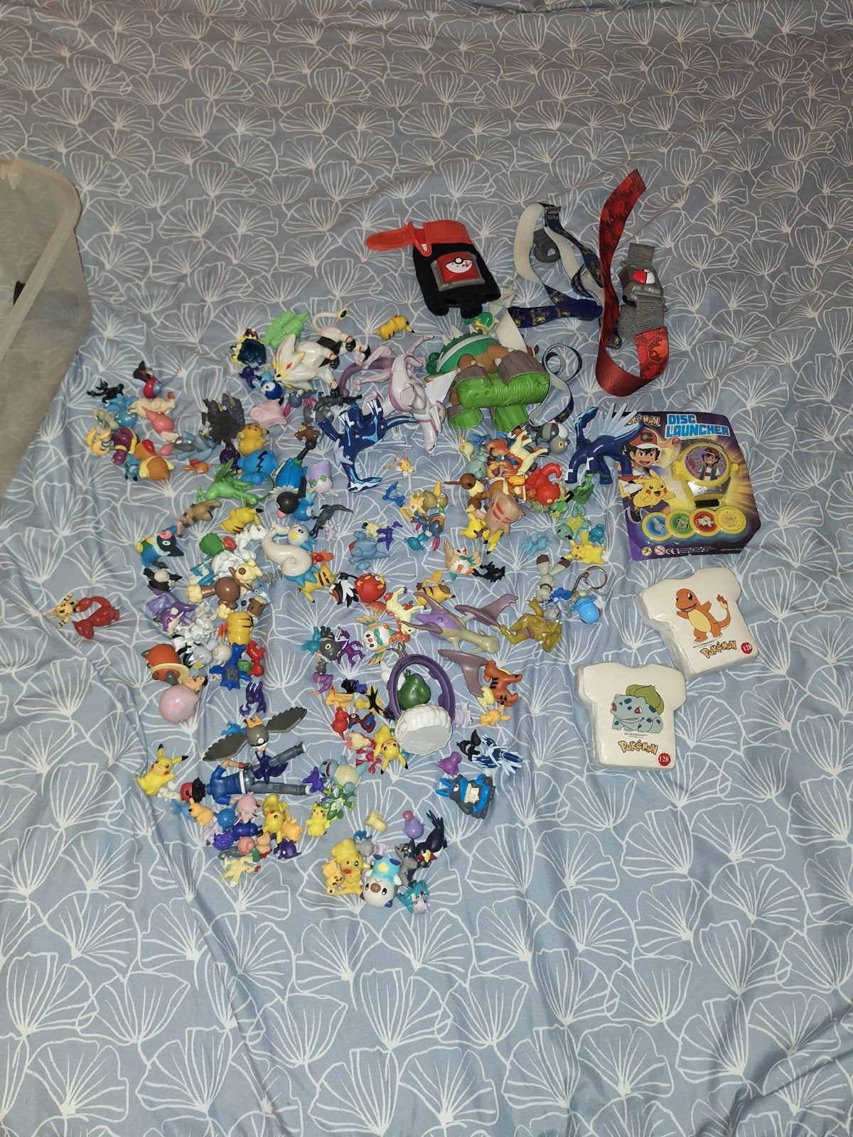 groot lot pokemon poppetjes,t-shirts etc, Verzamelen, Poppetjes en Figuurtjes, Ophalen