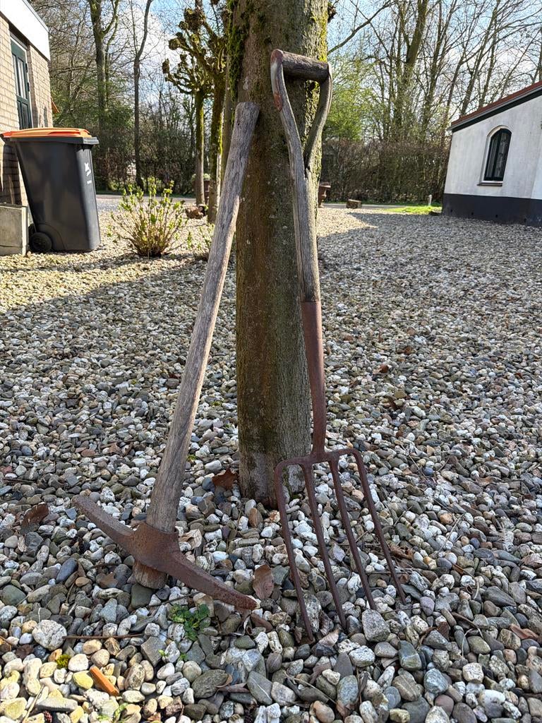Antieke pikhouweel en riek - decoratief tuingereedschap, Antiek en Kunst, Antiek | Gereedschap en Instrumenten, Ophalen