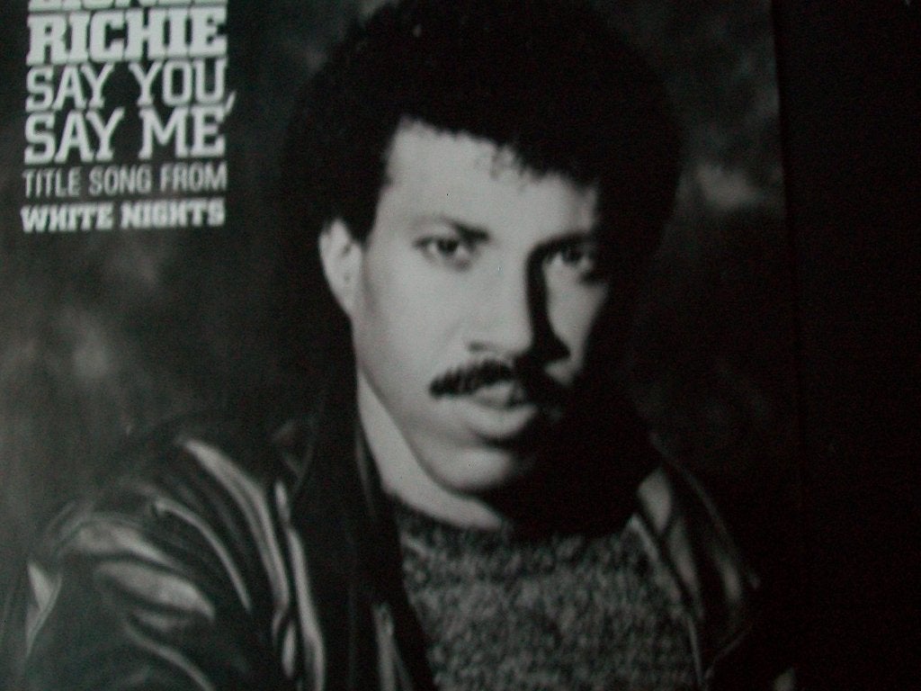 Lionel Richie met Say You Say Me (1985) in nieuwstaat, Verzenden, 7 inch, Beschermende buitenhoes, Zo goed als nieuw