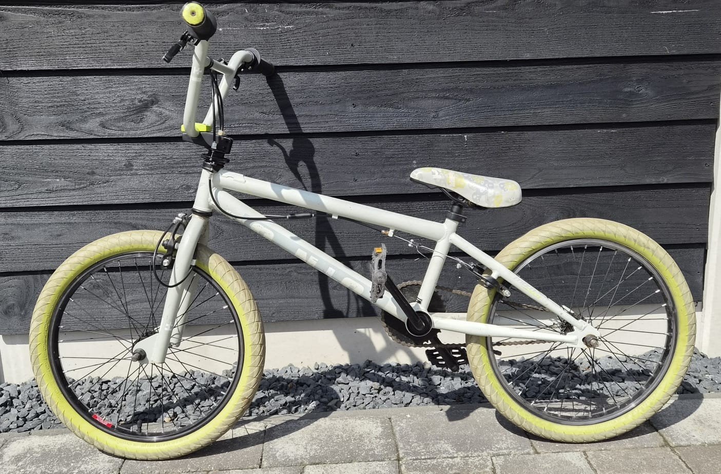 Witte BMX fiets met gele banden, Fietsen en Brommers, Ophalen, Gebruikt, Staal, 20 tot 24 inch