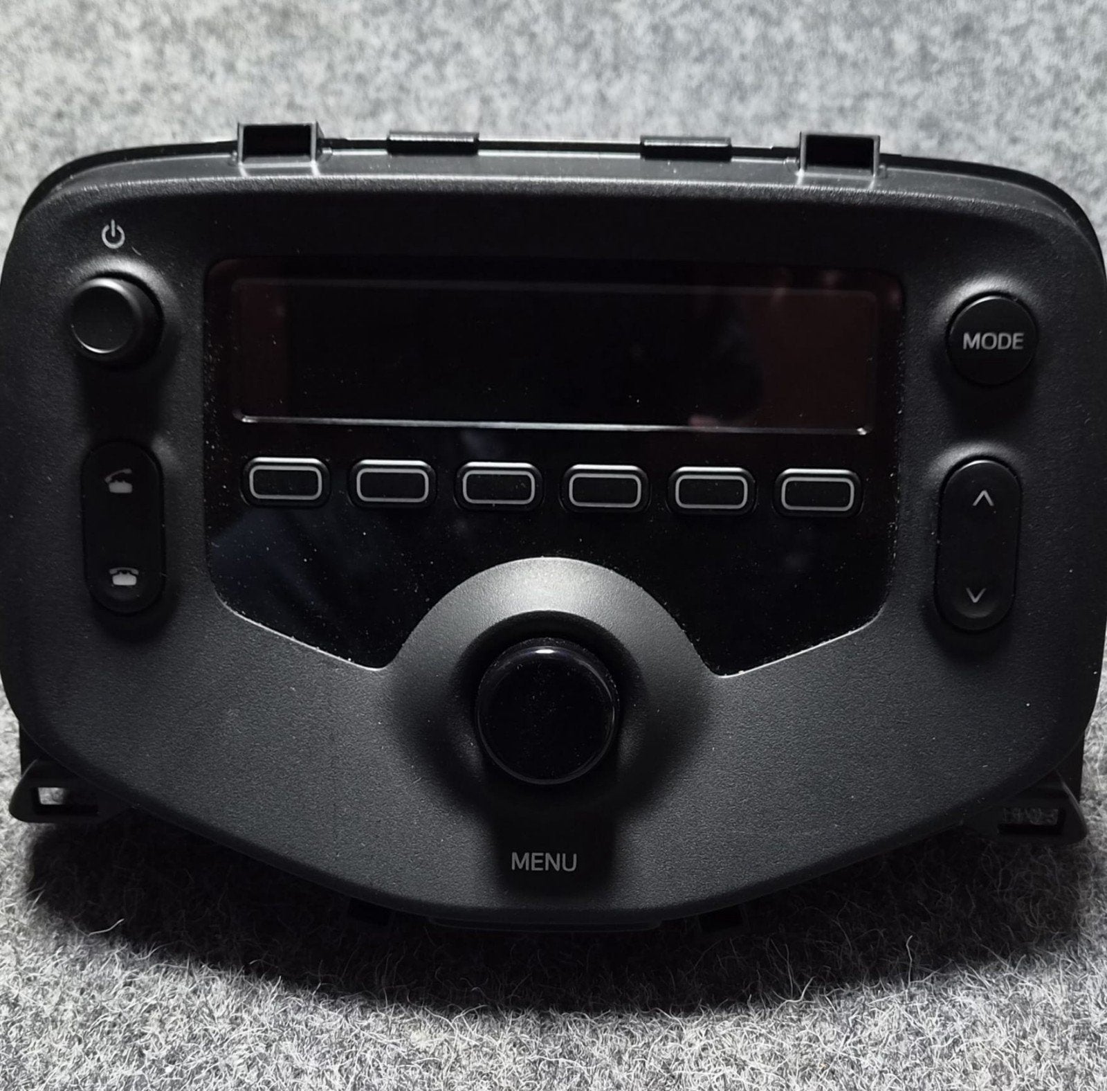 Autoradio voor Toyota Aygo, peugeot 106  Citroën c1, Ophalen, Zo goed als nieuw