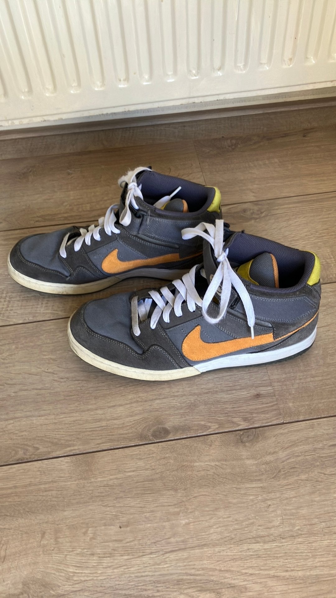 Nike lage suede lederen air sneakers mt 46, Kleding | Heren, Schoenen, Ophalen of Verzenden, Zo goed als nieuw, Bruin