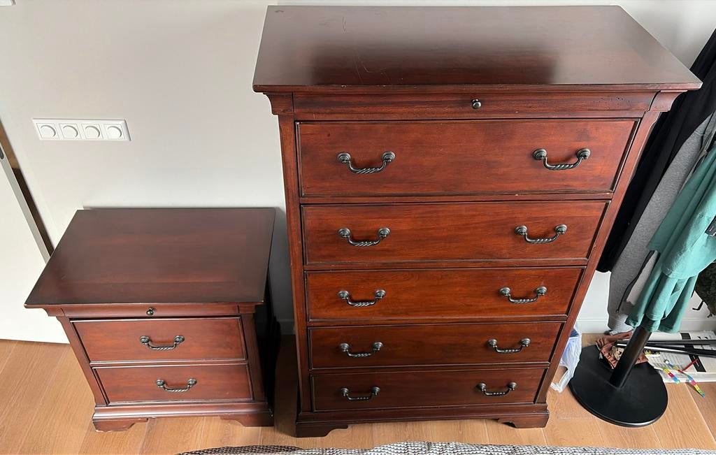 Twee klassieke houten ladekasten – warme mahonie kleur, Ophalen, Gebruikt, 5 laden of meer, Klassiek Amerikaans