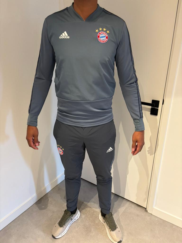 Fc bayern munchen pak, Ophalen of Verzenden, Zo goed als nieuw, Voetbal