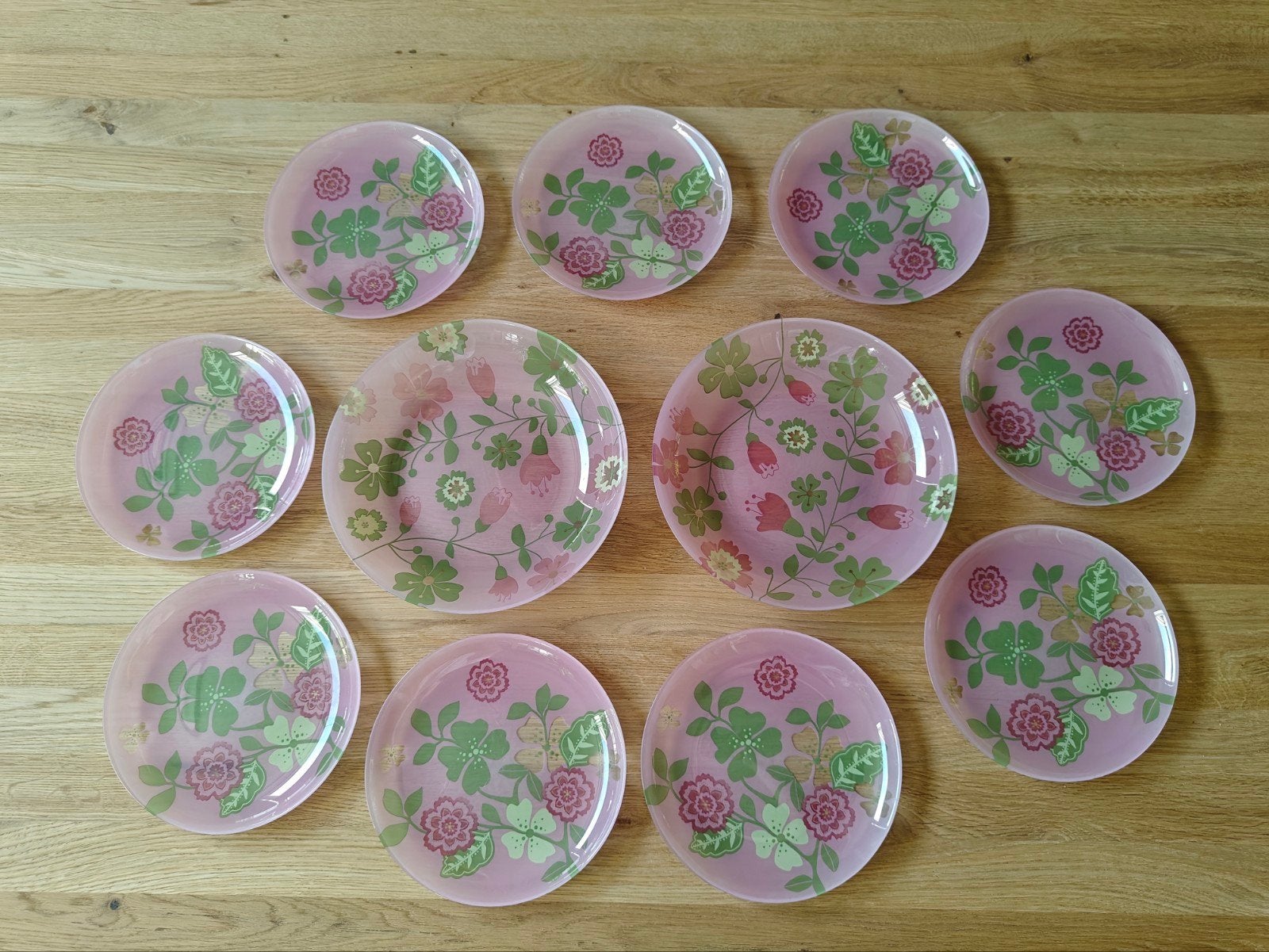 IKEA Ideell borden – roze met bloemen – 11-delig, Huis en Inrichting, Gebruikt, IKEA, Ophalen of Verzenden, Glas